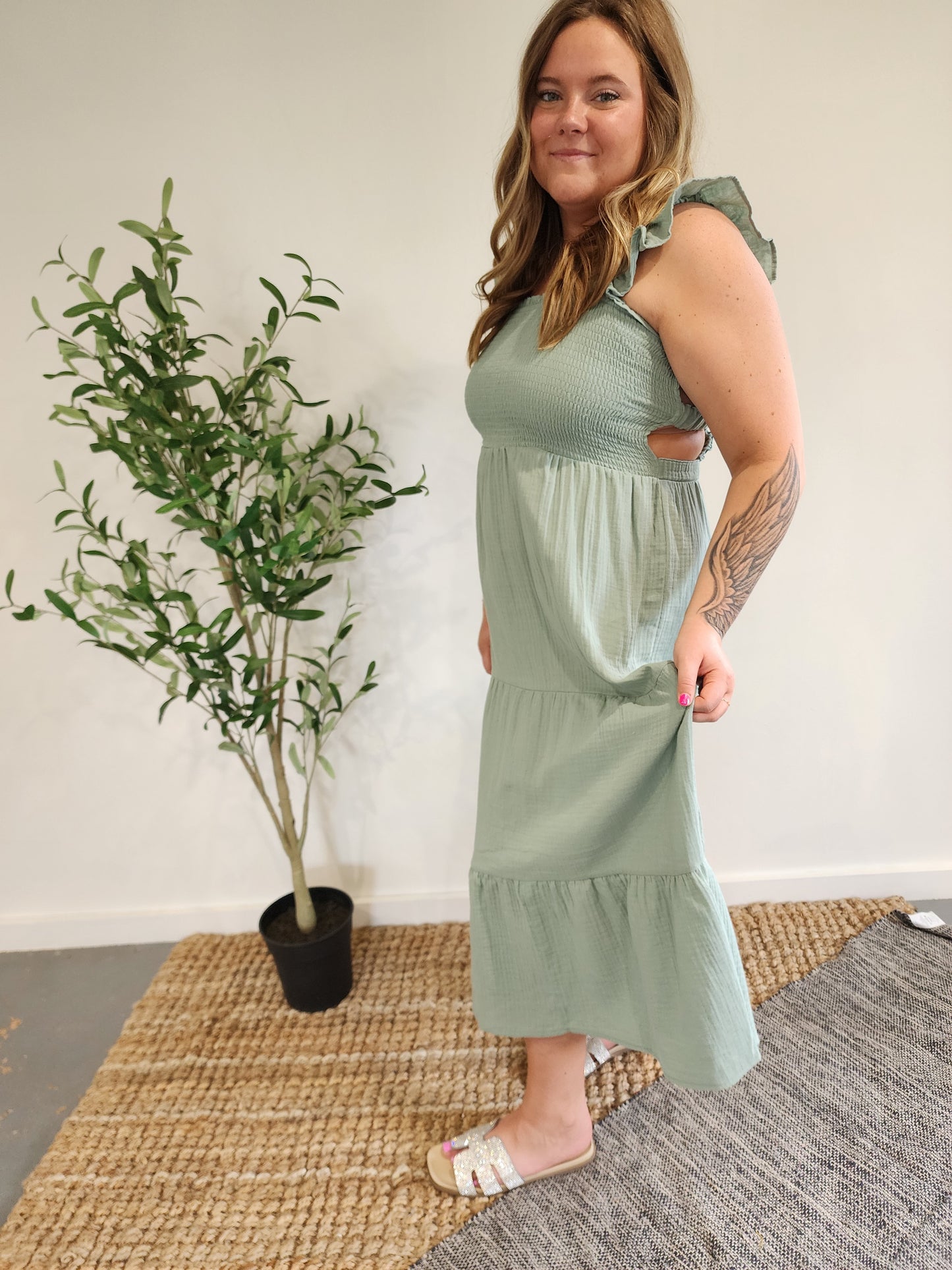 Sleeveless Smocked Bodice Strappy Back Midi Dress