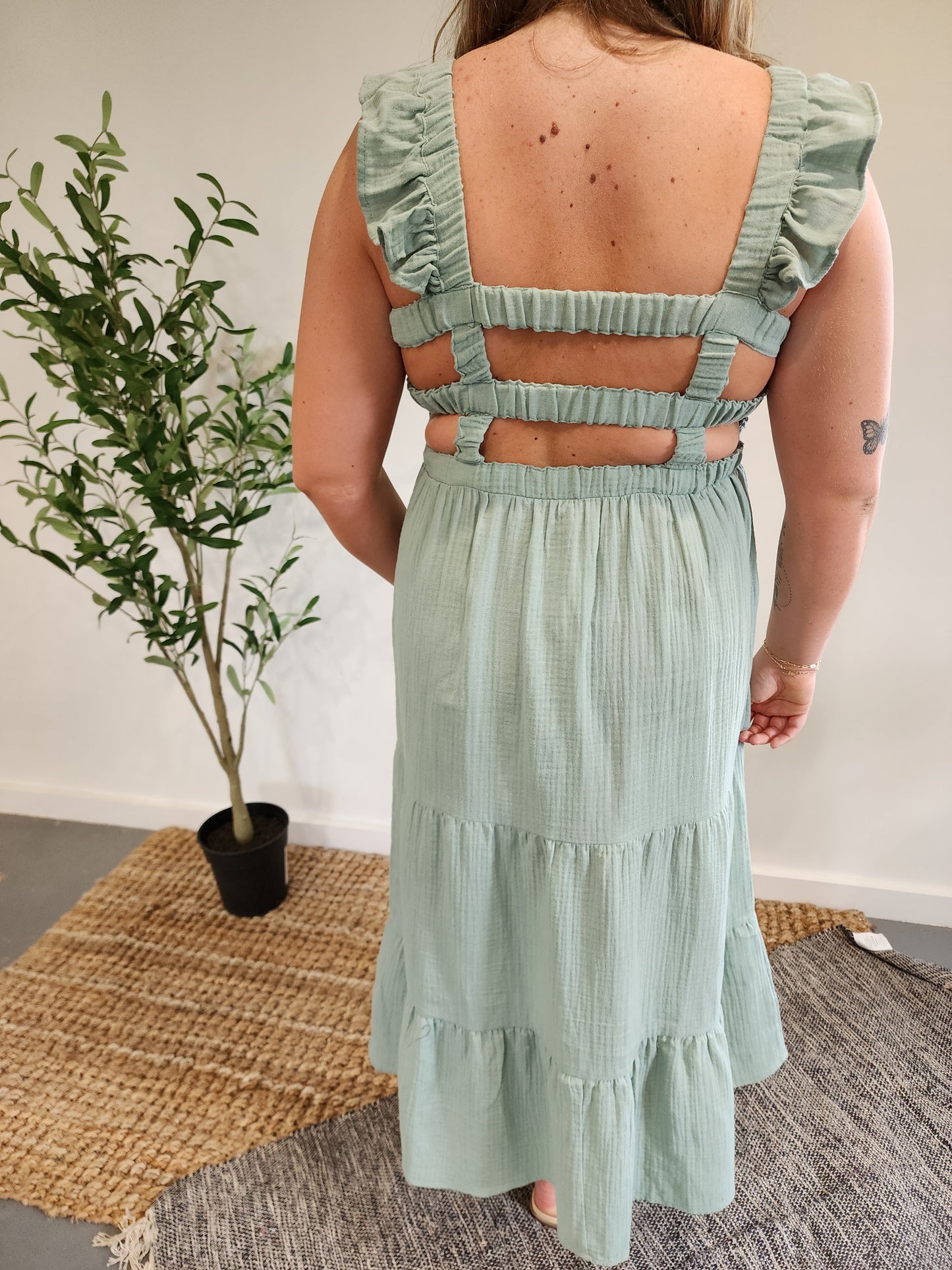 Sleeveless Smocked Bodice Strappy Back Midi Dress