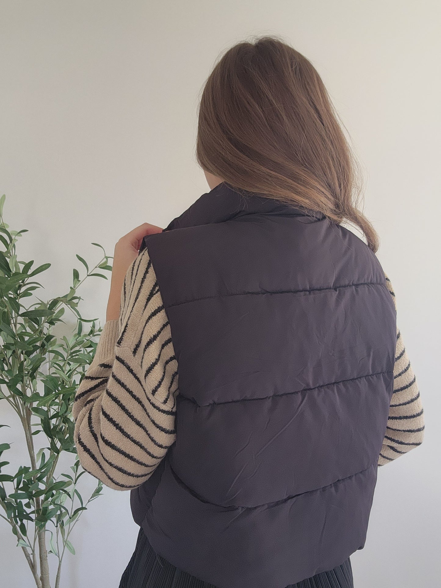 Black Puffer Vest With Pockets Back