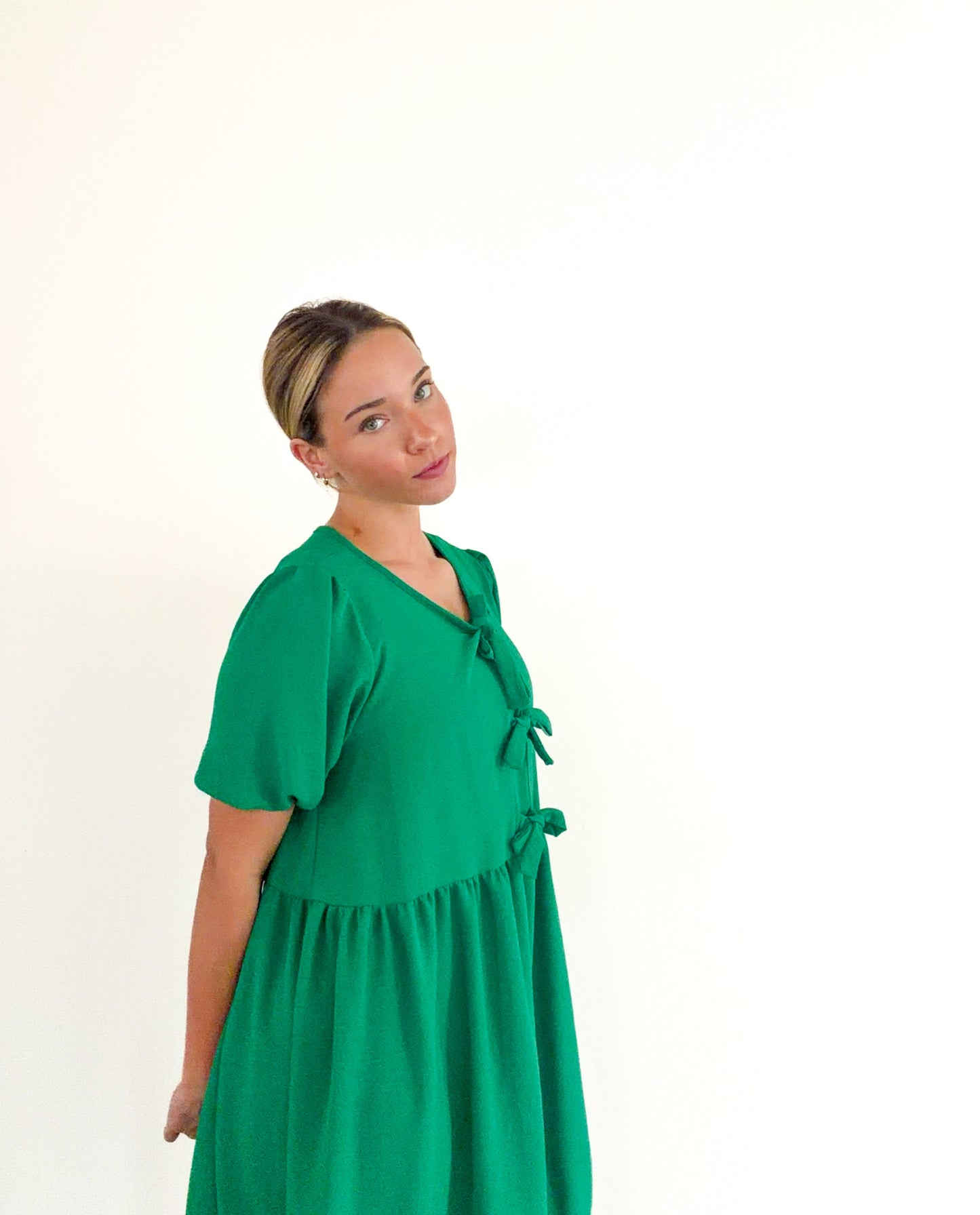 cheap plain green dress Green Dresses for Women Solid Color Short Sleeve Comfy Holiday Dress Plus Size V-Neck Fit And Flare Trendy Vacation Casual Dress Maxi Fashion Daily A-Line Blouse Pleated Dress with Pocket,XL